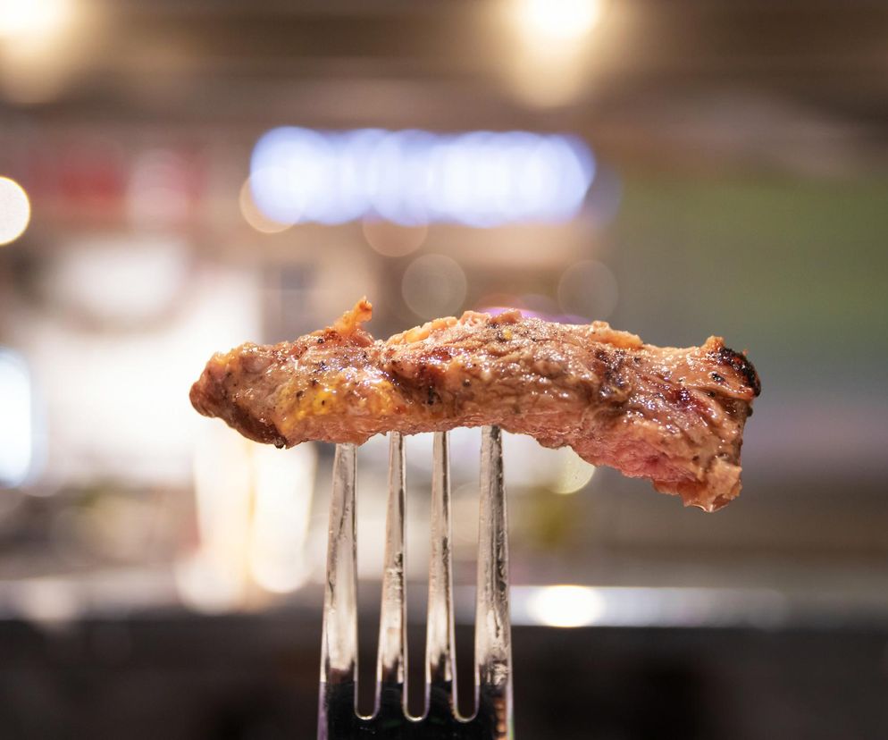 Dieta bogata w mięso może powodować rozwój poważnej choroby. Naukowcy już wiedzą, dlaczego