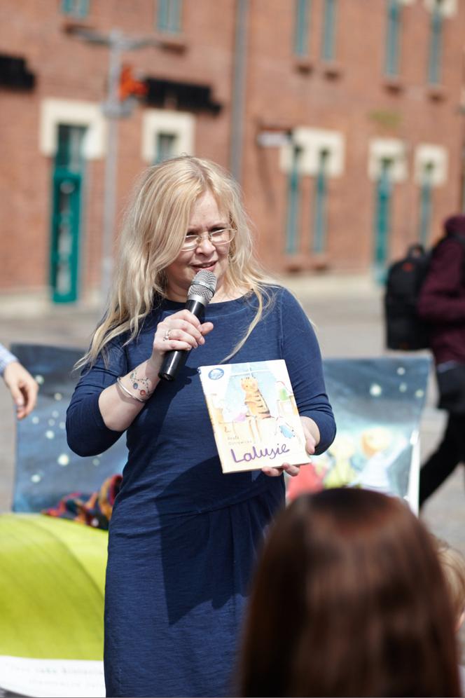 "Zaczytana" Galeria Kazimierz: Wielka Zbiórka Książek i inspirująca... ławka!