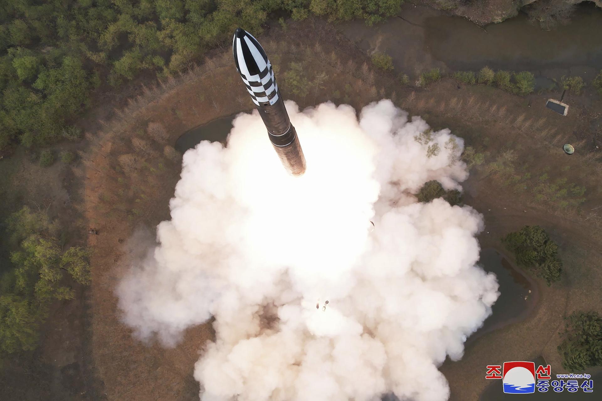 Hwasong-18. Koreańska rakieta balistyczna