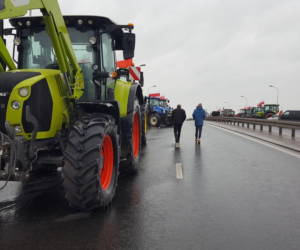 Koniec rolniczego protestu na S5 koło Leszna! Niebawem przywrócony zostanie ruch na drodze