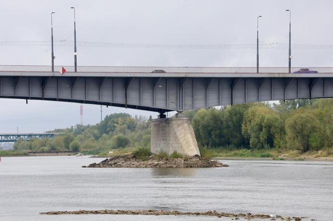 Wisła może odsłonić skarby. Rekordowo niski poziom wody w największej rzece w Polsce