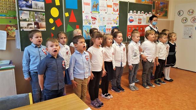 Do hymnu! Dzieci z Bełchatowa odśpiewały Mazurka Dąbrowskiego [AUDIO]