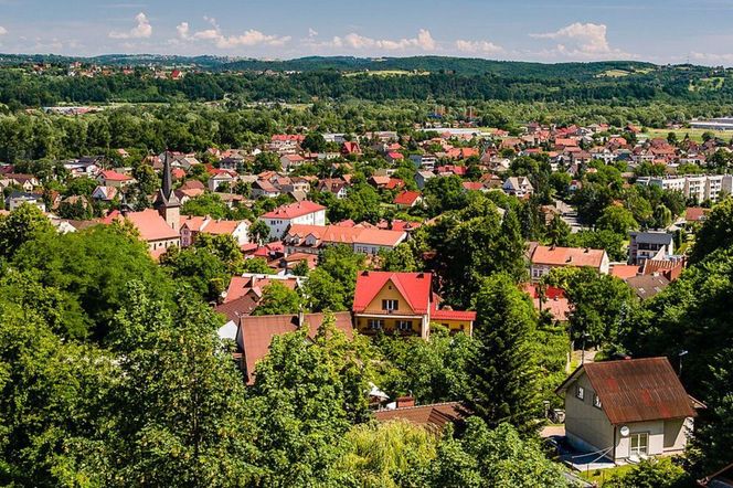 Widok na Dobczyce z baszty murów obronnych