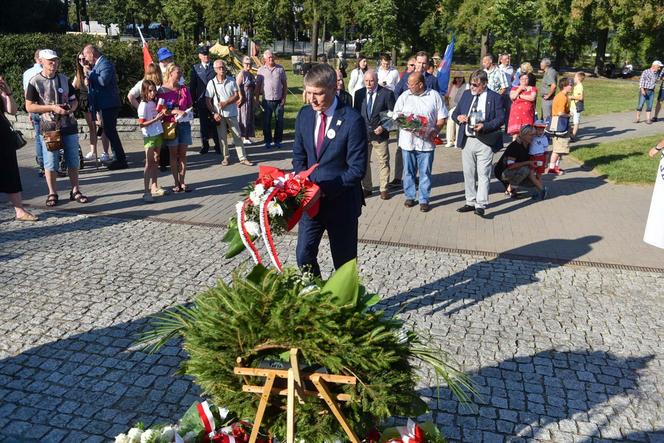 Obchody 80. rocznicy wybuchu Powstania Warszawskiego w Toruniu. Mieszkańcy grodu Kopernika pamiętają o bohaterach