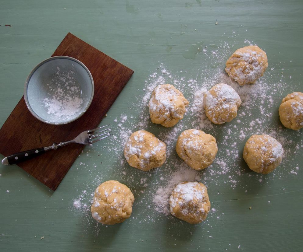 Włoskie ciasteczka z ricottą zachwycają swoją prostotą. Gotowe w kilka minut
