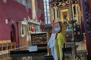 Tak bydgoszczanie żegnają zmarłego papieża Franciszka. Będzie specjalna msza [ZDJĘCIA]