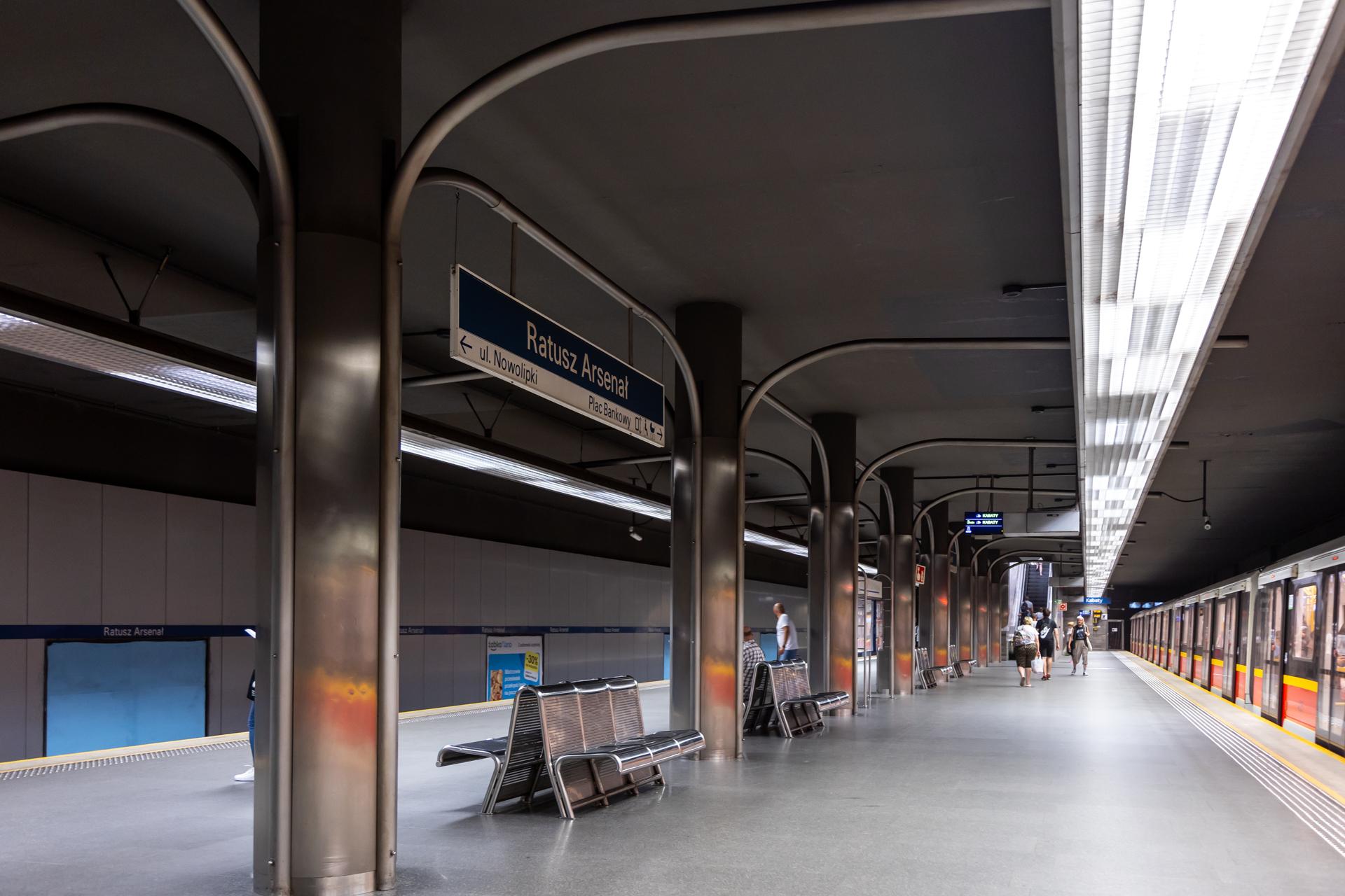 Stacja metra Ratusz Arsenał