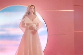 Katy Perry nago w ciąży
