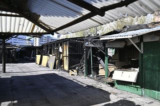Tajemnicze pożary. Ktoś chce „posprzątać” starą część bazaru Różyckiego na Pradze? Handlarze drżą o swoją przyszłość