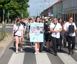 Pan Artur płakał w tracie białego marszu w Częstochowie. Kamilek śni mi się po nocach