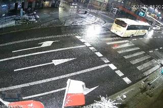 Zmiótł pieszego na pasach w Garwolinie. Obaj mieli zielone! 