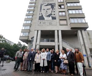 Generał Zbigniew Ścibor-Rylski ma mural w centrum Warszawy