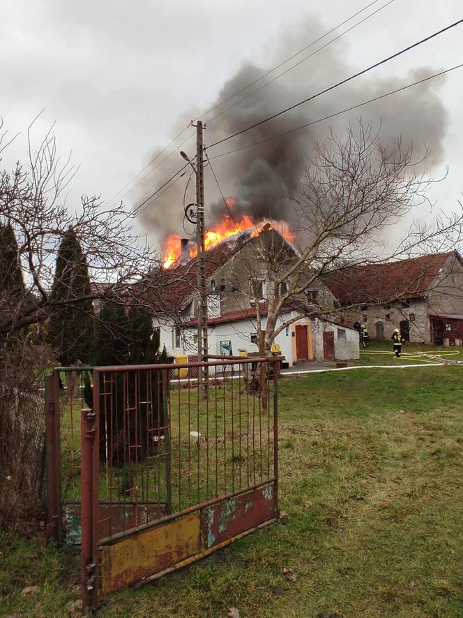 Pożar domu wielorodzinnego w Miłomłynie