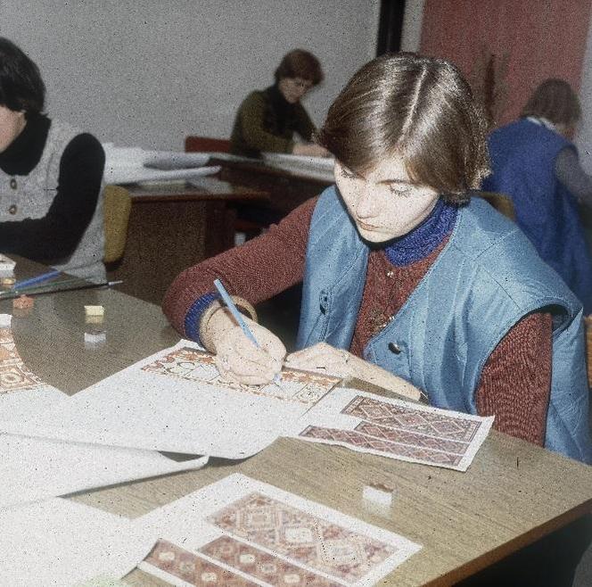 Archiwalne zdjęcia z fabryki dywanów w Białymstoku. Tak pracowano w PRL-u