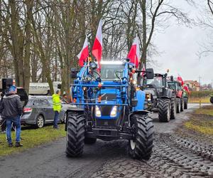 Kolejne drogi w województwie pomorskim zablokowane. Wiemy, do której potrwa protest rolników na DK 55 i DK 90