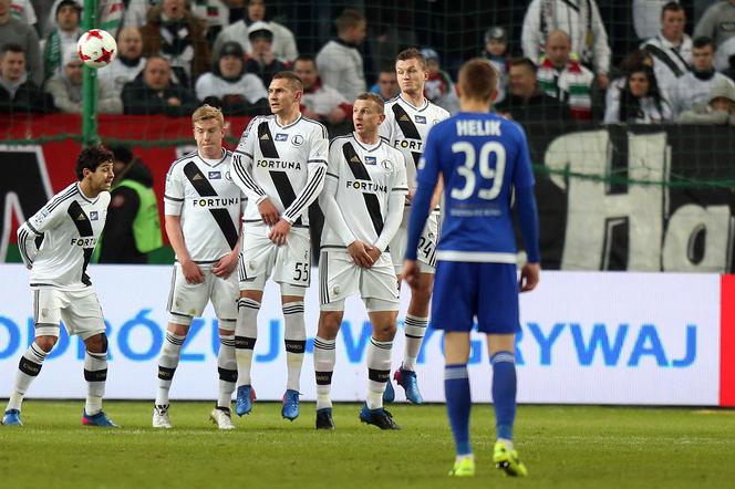 Liga Europy: Ajax - Legia. Mistrzowie Polski grają w kratkę
