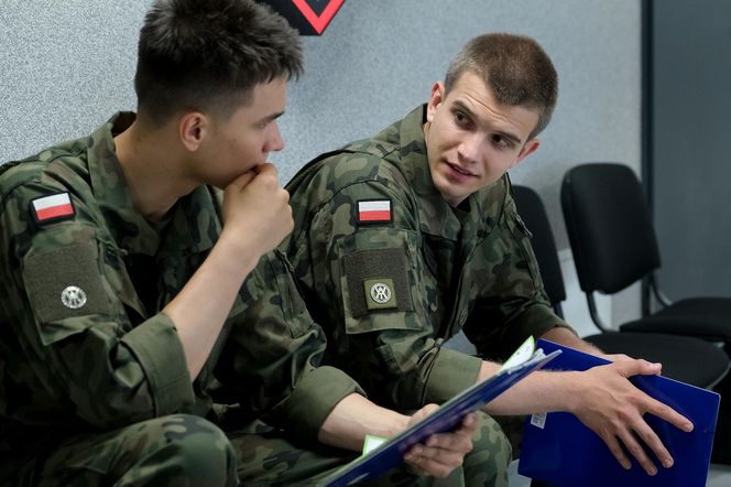 M jak miłość, odcinek 1887: Mateusz (Rafał Kowalski), Janek (Jakub Sirko)