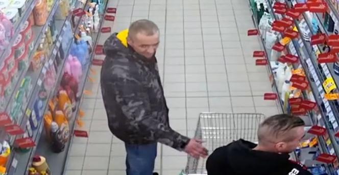 Złodzieje sklepowi w oku kamery! Teraz szuka ich policja z Bydgoszczy