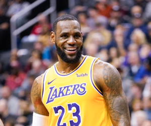 LeBron James znów przeszedł do historii NBA! Od tych liczb może zakręcić się w głowie