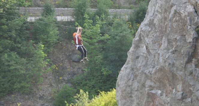 Park linowy Tyrolka na Kadzielni w Kielcach zaprasza