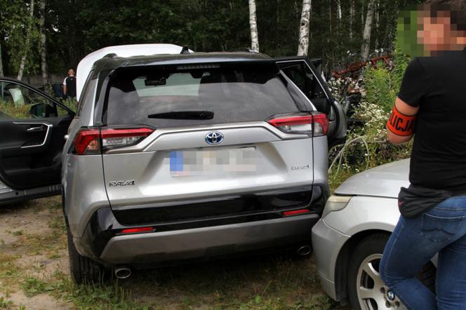 Wielka akcja stołecznej policji. Odnaleziono setki skradzionych aut i części