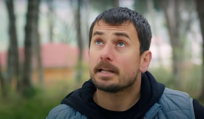 Zeynep będzie przetrzymywana przez porywacza, a Yildiz przyłapie Melis na rozmowie z przestępcą. Ghonul i Bulent zaczną odchodzić od zmysłów, a Ege trafi na trop.
