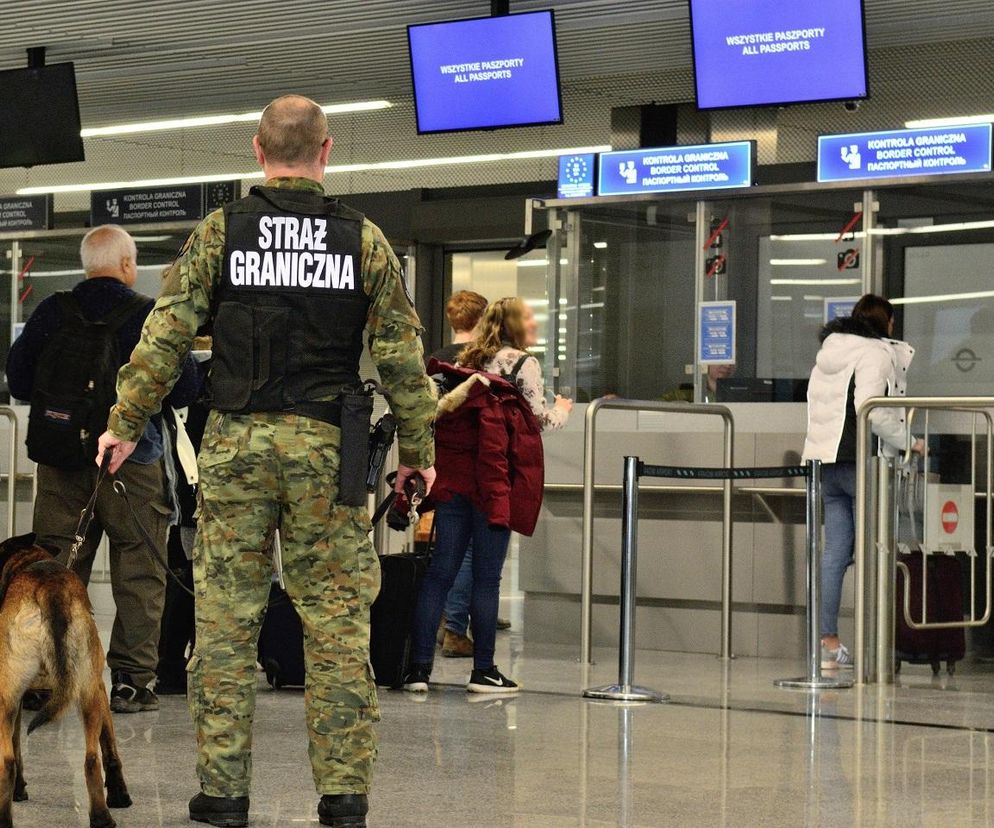 Samolot wypadł z pasa na lotnisku w Balicach. Pasażer opowiedział o dramatycznych chwilach. Nikt nad niczym nie panował