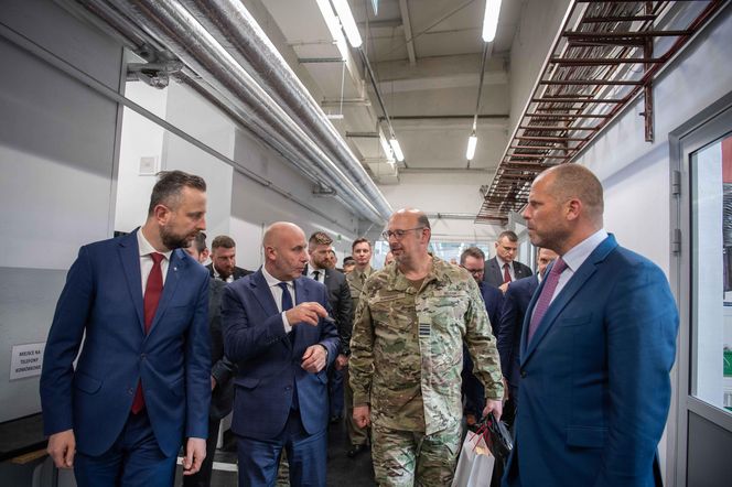 Wicepremier Władysław Kosiniak Kamysz i Prezes PGZ Adam Leszkiewicz