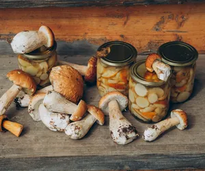 Jak zrobić zalewę do grzybów? Ta ci zasmakuje!