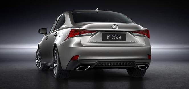 Lexus IS 200t lifting 2017