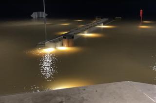 Wisła w Bydgoszczy osiąga niebezpieczny poziom