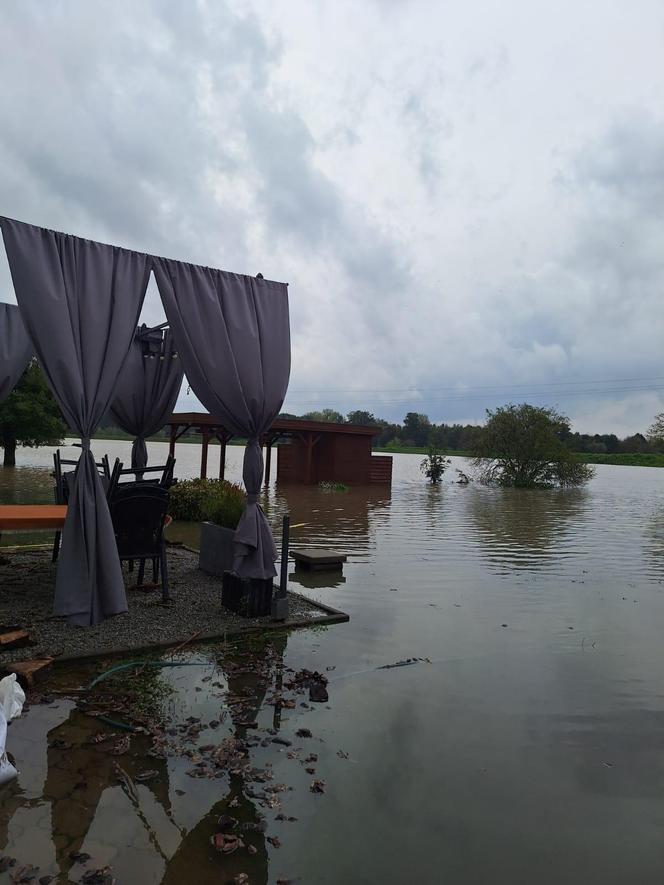 Chałupki zalane i odcięte od świata