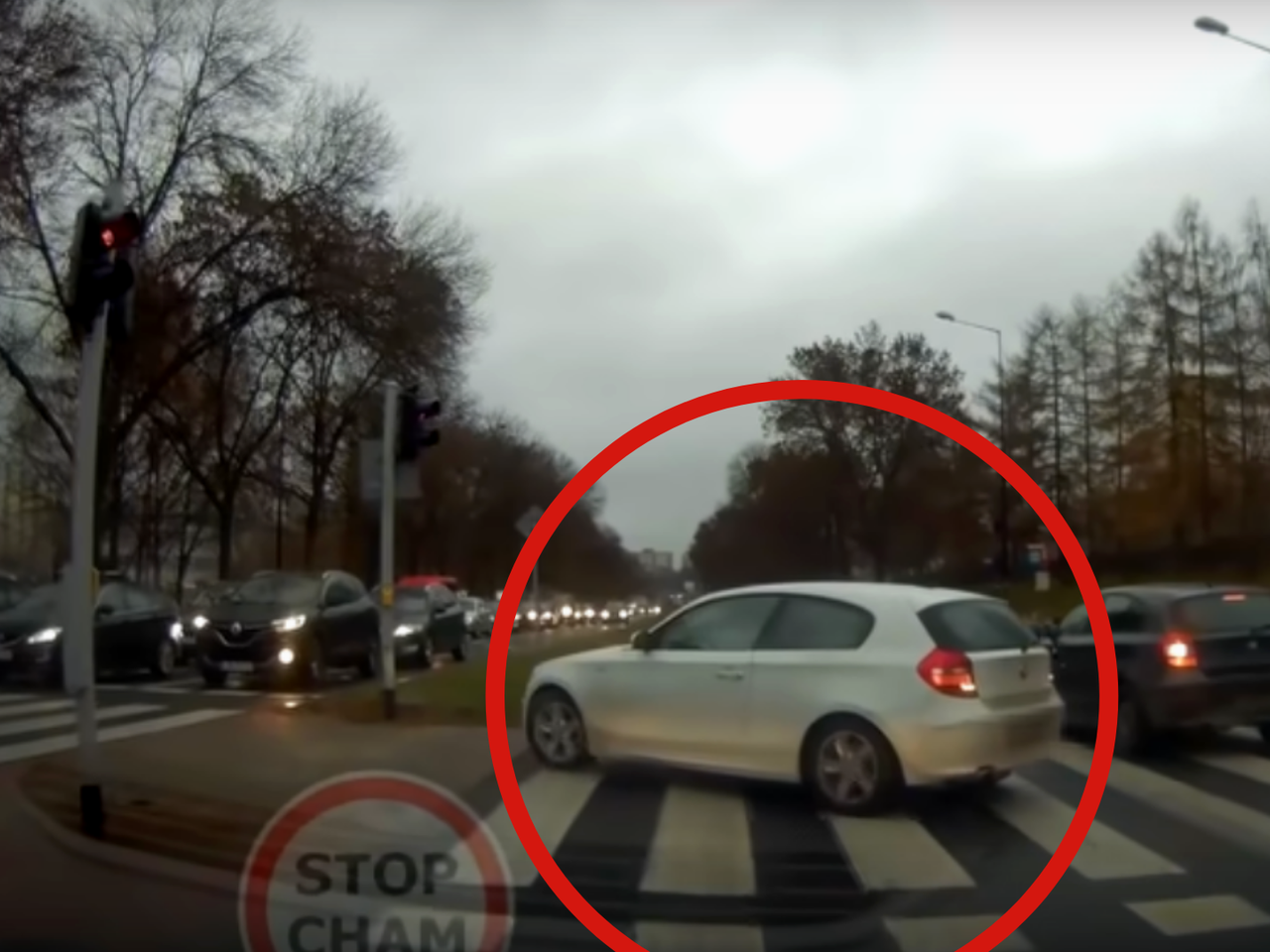 Lubelski „mistrz driftingu” w BMW zatrzymany przez… znak drogowy [WIDEO]