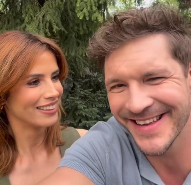 M jak miłość. Mikołaj Roznerski i Michalina Sosna po finale sezonu nagrali taki komunikat. Przy okazji ją wyśmiał - ZDJĘCIA, WIDEO