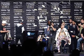 Floyd Mayweather Jr. vs Conor McGregor: Rozbiją bank w Las Vegas [GALERIA]