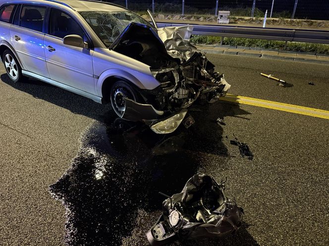 Makabra na Wisłostradzie. Roztrzaskane auta i motocykle. Dwie osoby reanimowane w tym dziecko 
