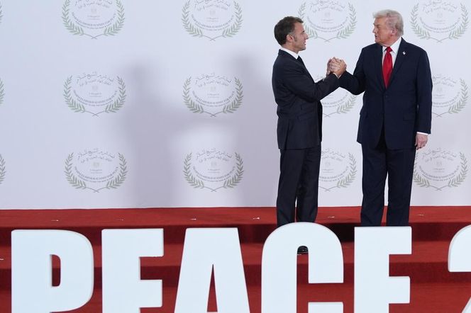 Emmanuel Macron i Donald Trump w Sharm el-Sheikh