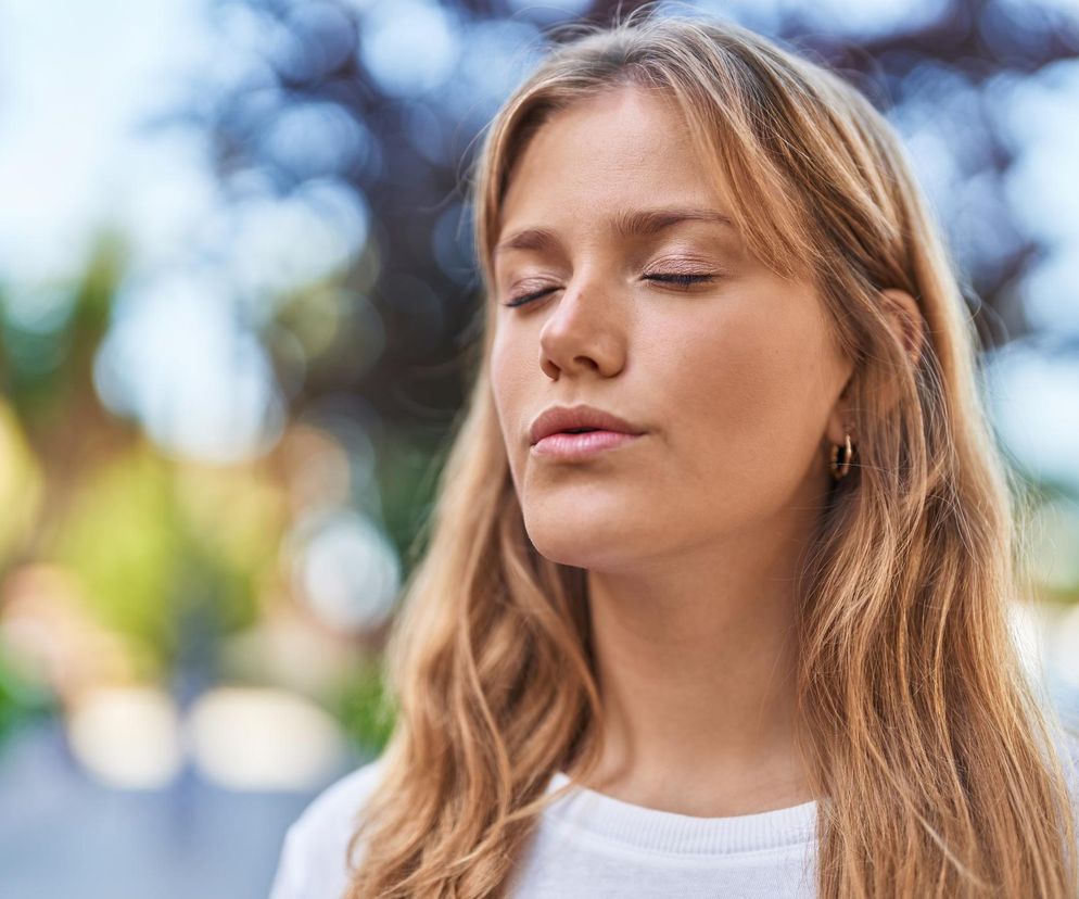 Stres, zmęczenie, problemy ze snem? Na wszystko pomogą te proste techniki