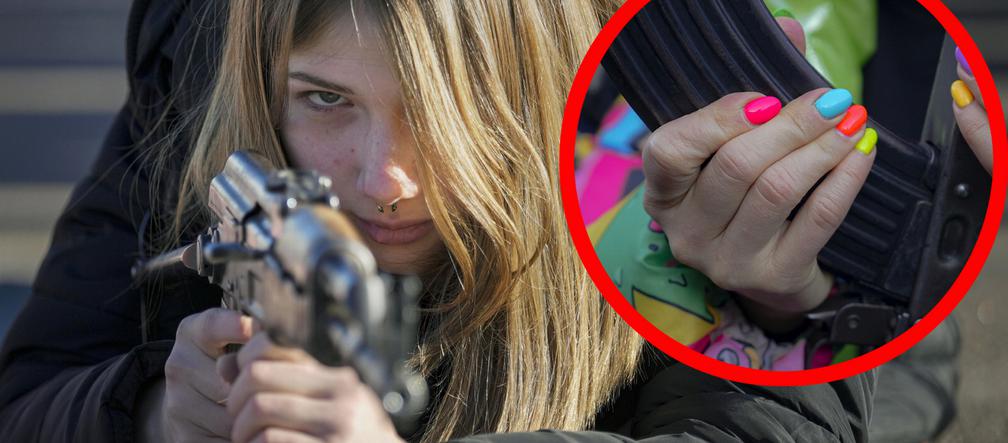 Wojna na Ukrainie. Kobiety pod bronią - coraz więcej Ukrainek wstępuje do armii. Dzieci też szkolą. 