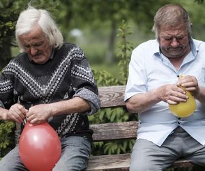 Gienek i Sławek zwany Jastrzębiem - bohaterowie serialu Rolnicy. Podlasie