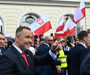 Uroczyste wejście Pary Prezydenckiej do Pałacu Prezydenckiego. Przemarsz ulicami Warszawy