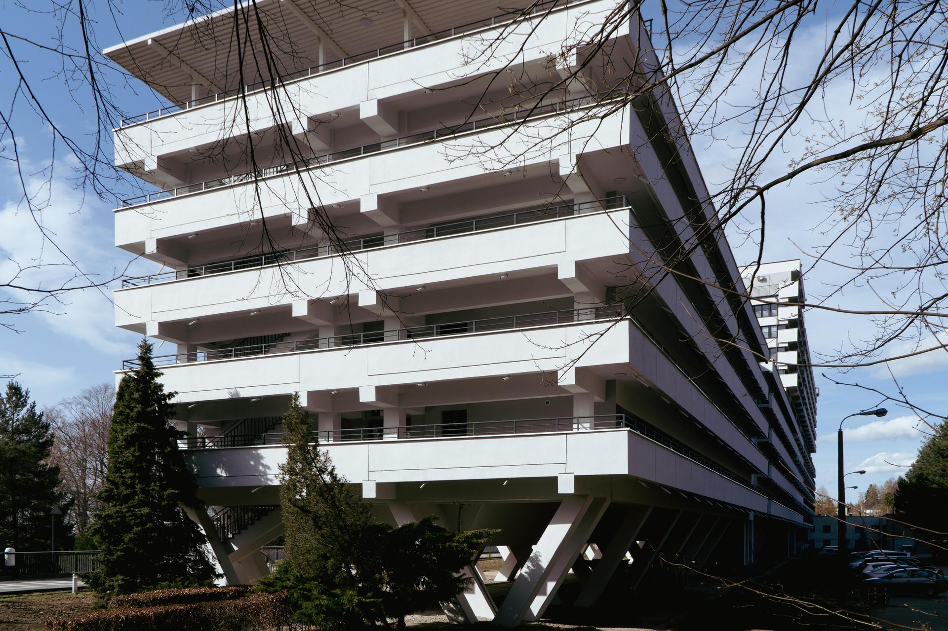Sanatorium Równica w Ustroniu - zdjęcia. Modernistyczna bryła niczym okręt