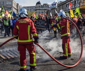 Demonstracja przeciwko reformie emerytalnej w Paryżu