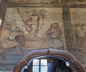 To malownicza małopolska wieś. Słynie z dzwonów poświęconych papieżowi i Maryi