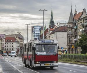 Naprawdę specjalna komunikacja na Noc Muzeów we Wrocławiu. Przejedź się zabytkowym tramwajem lub autobusem