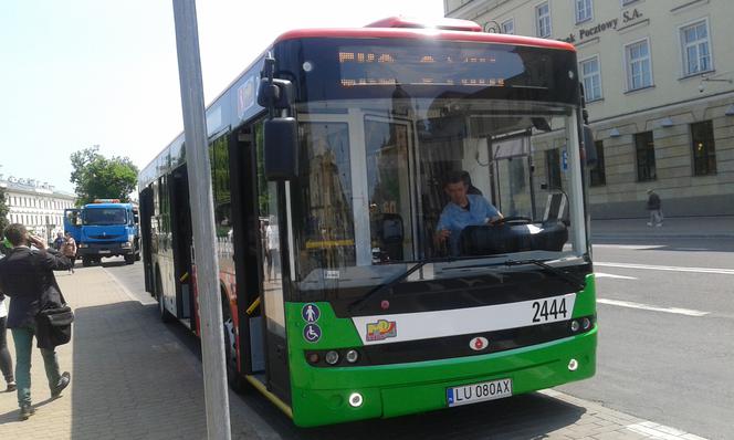 EKO autobus odjeżdża z Placu Litewskiego