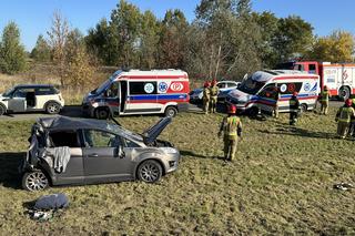 Groźny wypadek w Palmirach. Ciężarówka wbiła się w forda
