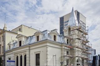 Zabytkowa willa przy ul. Sienkiewicza 26 w Łodzi odzyskuje dawny blask