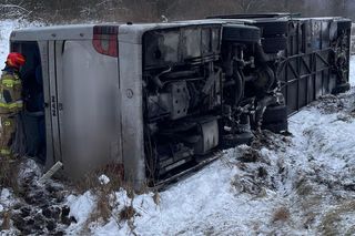 Wypadek autokaru w Bieszczadach. 18 osób poszkodowanych 