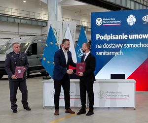 Umowa AMZ Kutno - Ambulansy wielonoszowe 4x4